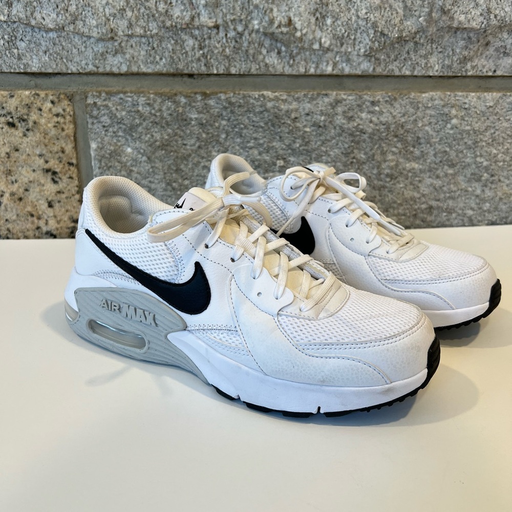 Women’s Nike Air Max Excee sneaker in white/black, size 9.5